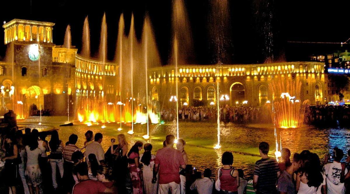 Hotel Victoria Yerevan Exterior photo