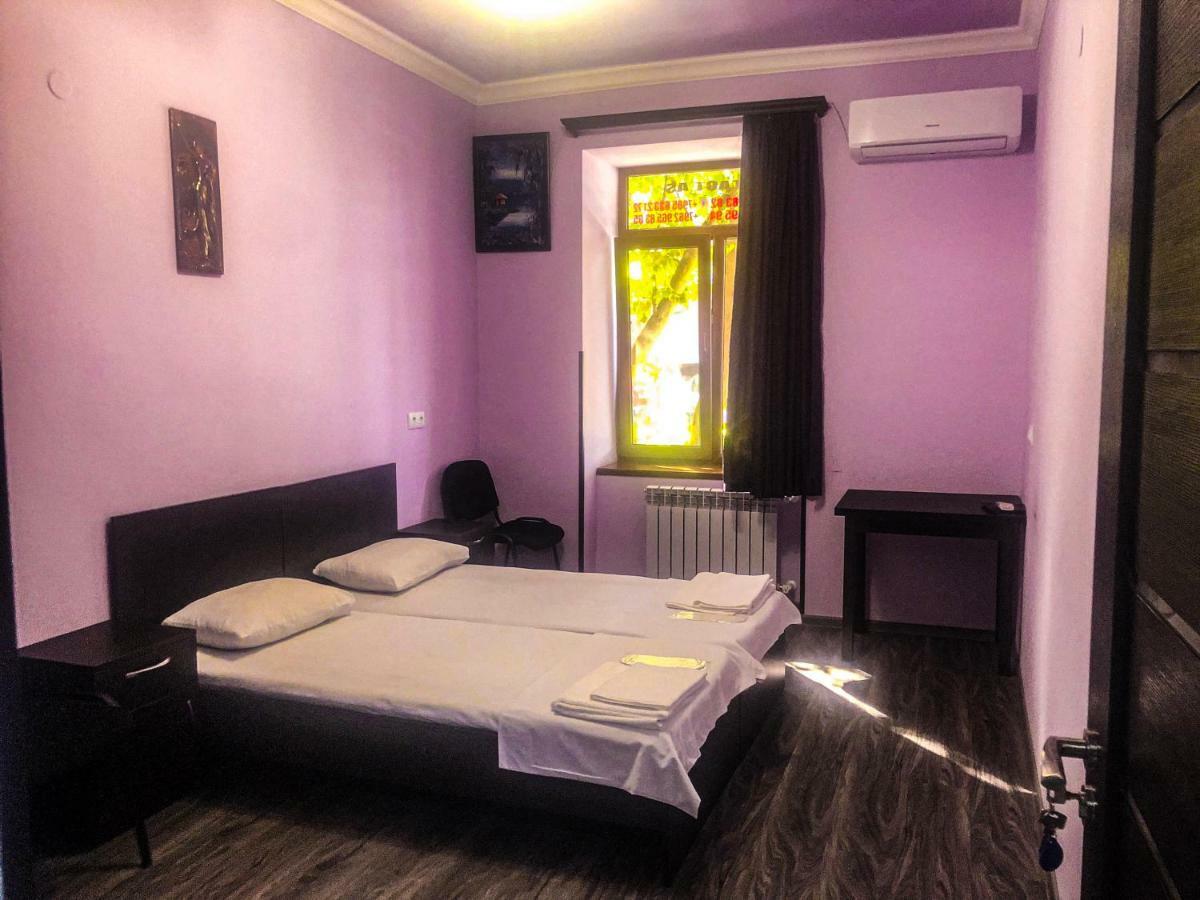 Hotel Victoria Yerevan Exterior photo