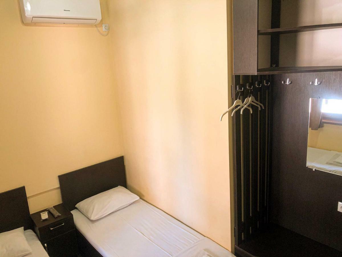 Hotel Victoria Yerevan Exterior photo